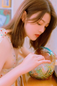 色愁久久久人愁久下一句怎么接